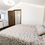 Casa Matteo - Steps From The Sea, Old Town Holiday home *