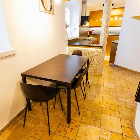 Premium 2br In Old Town - Walk To Sea Дом отдыха *