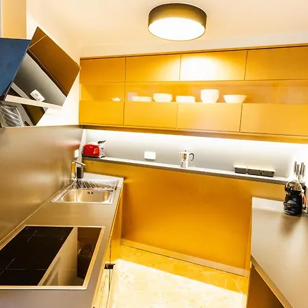 Premium 2br In Old Town - Walk To Sea *